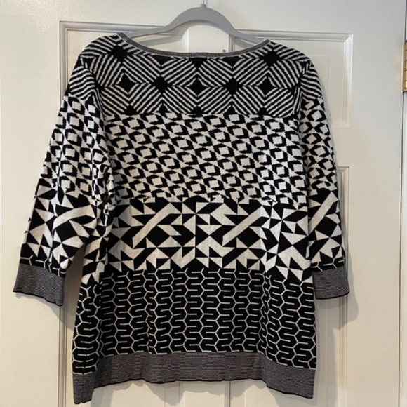 Chico's Easywear Black and White Sweater – Size 2 (US Size Large) - Picture 3 of 8